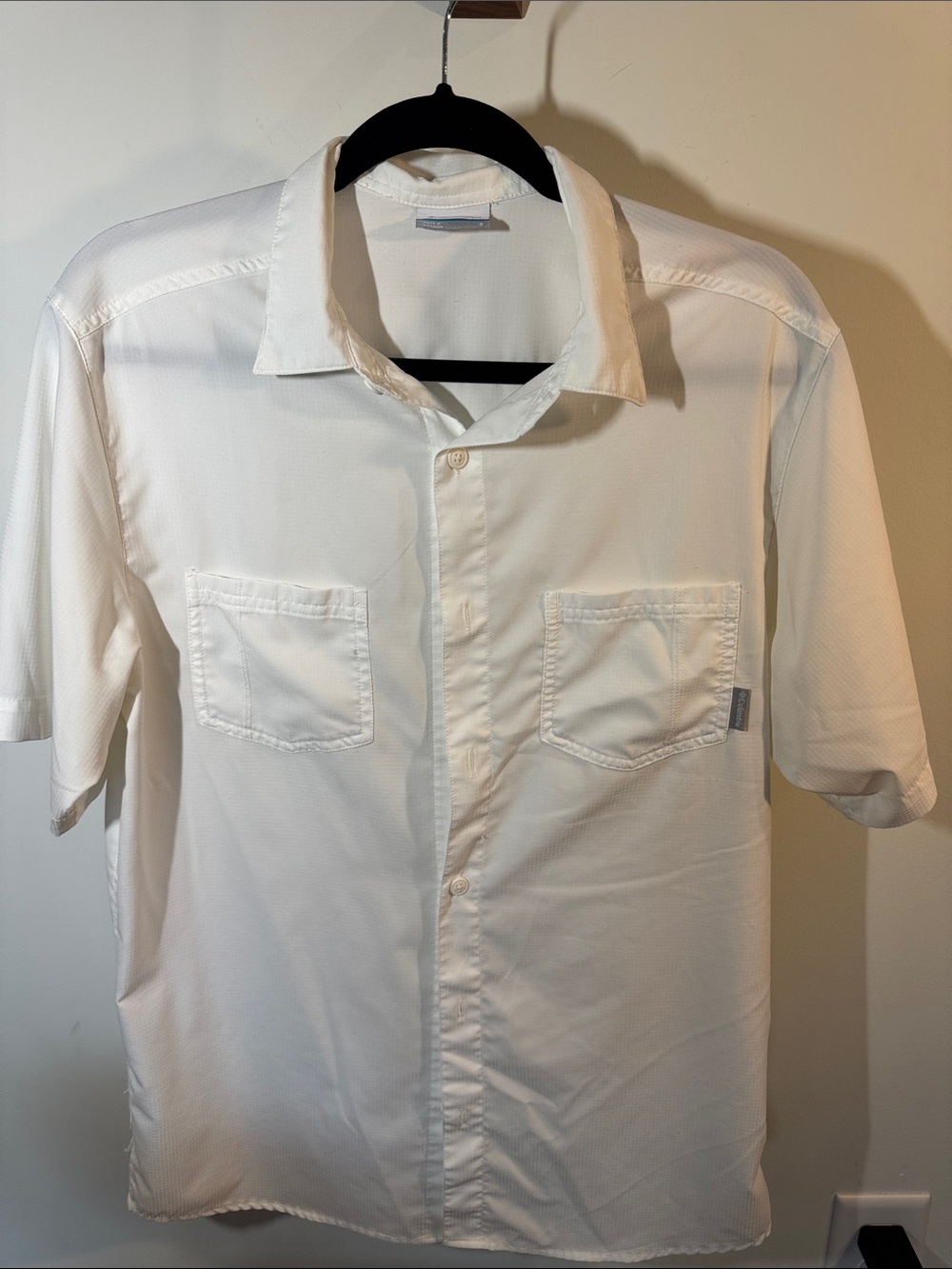 Columbia White Short-Sleeve Casual Button-Down Shirt